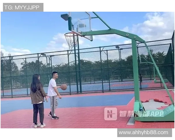 华阳足球场：打造城市绿色运动空间与社区互动的新典范